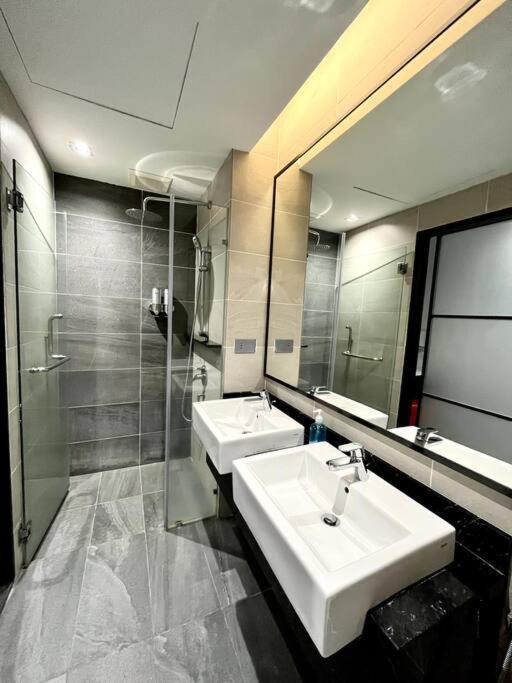 קואלה לומפור #23 Kl Towel View Twin Bed Suites @ Infinity Pool מראה חיצוני תמונה